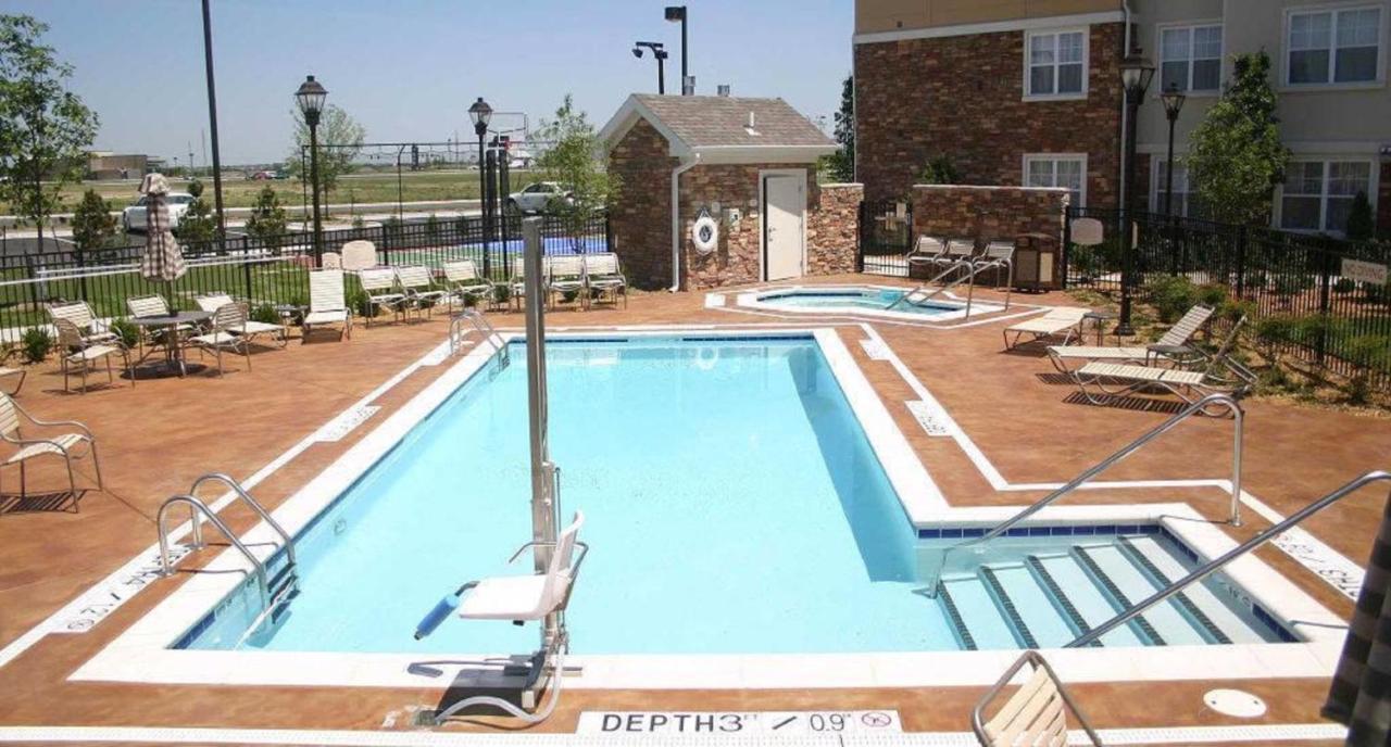 Residence Inn By Marriott Wichita East At Plazzio Exterior photo