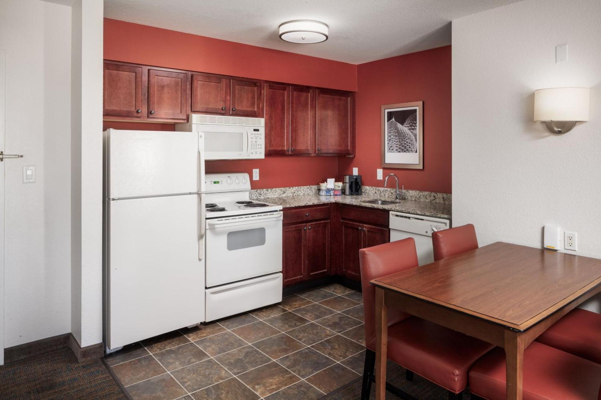 Residence Inn By Marriott Wichita East At Plazzio Exterior photo